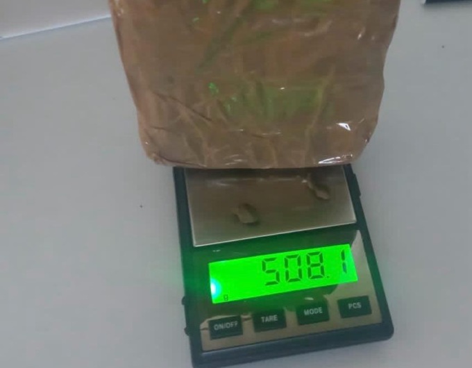 Giovane arrestato con mezzo chilo di hashish
