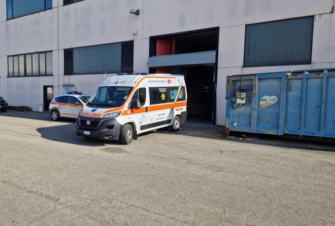 Non ce l’ha fatta il 54enne colpito da un grave malore in ditta