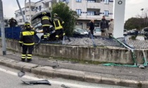 Incidente a Nova Milanese, auto sfonda la recinzione del Bingo