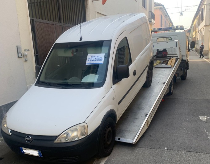 A Desio rimosse parecchie auto abbandonate