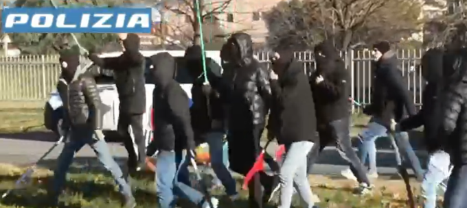 Daspo per gli ultras che, armati di bastoni, tentarono di aggredire i tifosi del Monza