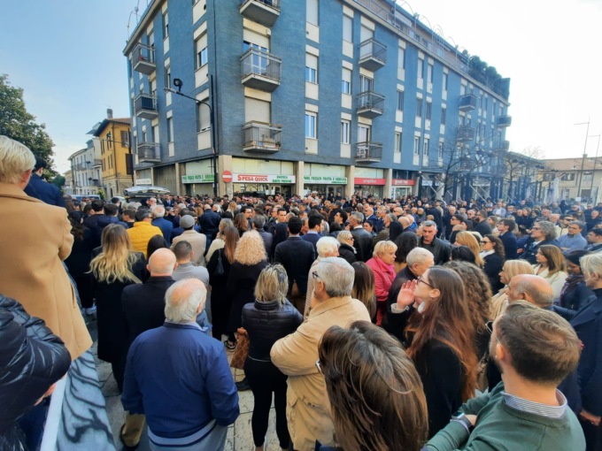 A Nova Milanese l’addio a Giacomo “Non dimenticheremo nulla di lui”
