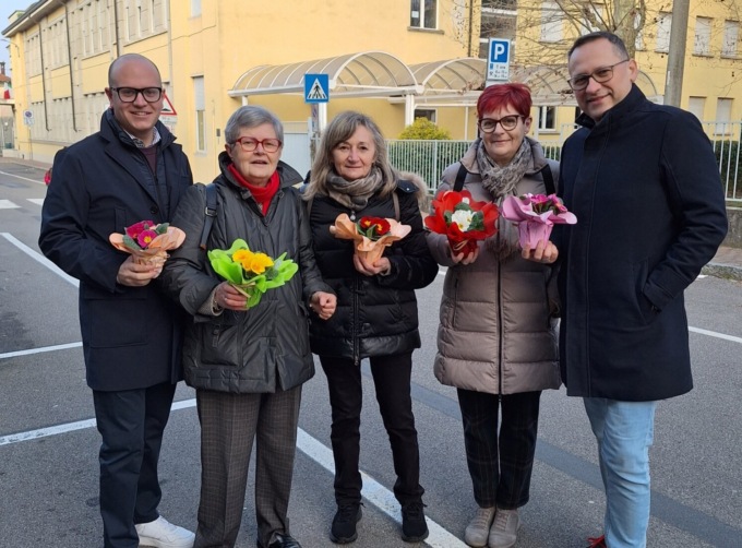 Una primula, una poesia e non solo in occasione della Giornata della Donna