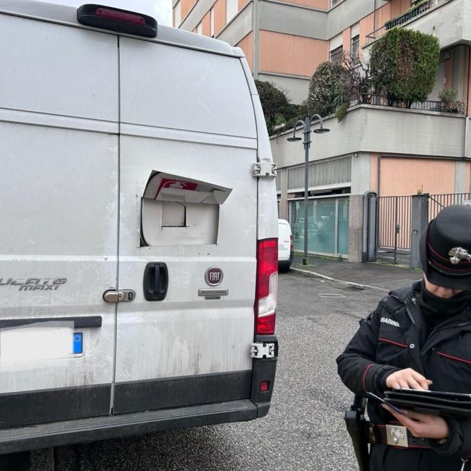 Assalto al furgone delle sigarette