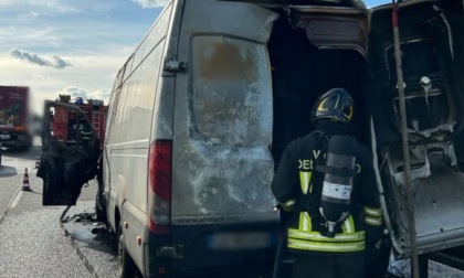 Furgone prende fuoco in Autostrada A4