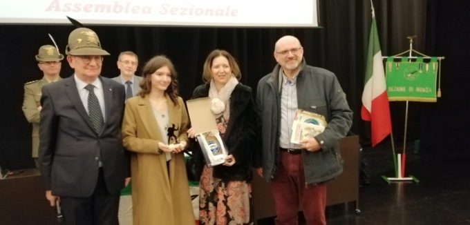 Vince il concorso per il logo 2024 della Sezione Alpini di Monza: premiata una studentessa del Ghandi