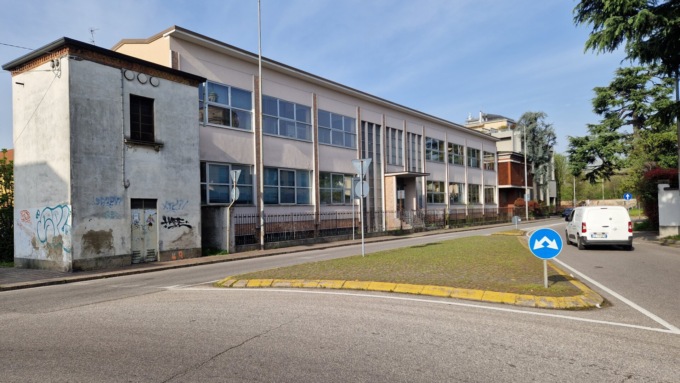 Una scuola di lingue al posto dell’ex oratorio femminile