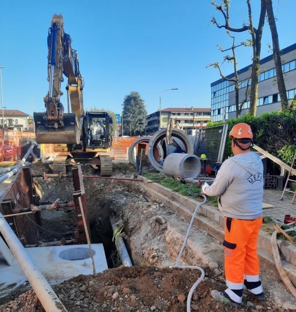 Biassono, alle battute conclusive l’intervento di ripristino del collettore lungo la Sp6