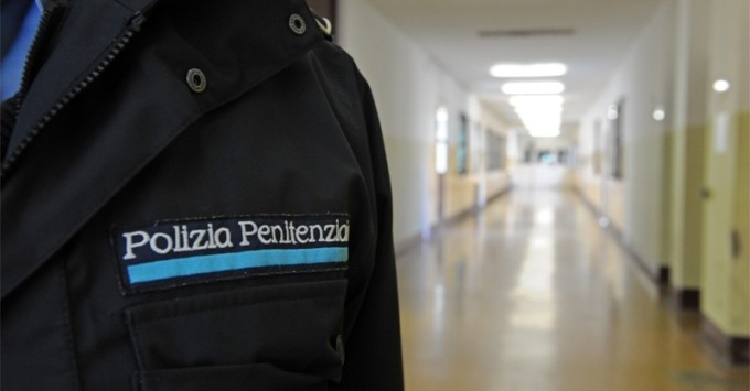 Detenuto aggredisce due agenti della Polizia Penitenziaria durante un trasporto in ospedale