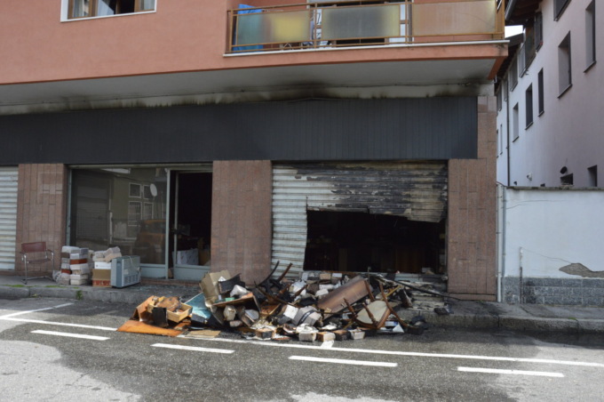 Incendio in un deposito a Bovisio Masciago, accorsi i Vigili del Fuoco