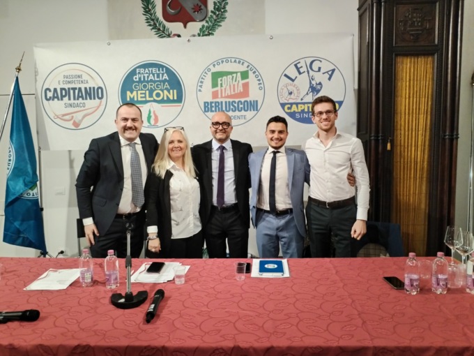 Grande entusiasmo in Villa Zoja per la presentazione di Mauro Capitanio e della coalizione di centrodestra