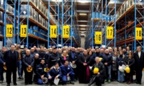 I dipendenti della Bracco accolgono monsignor Delpini