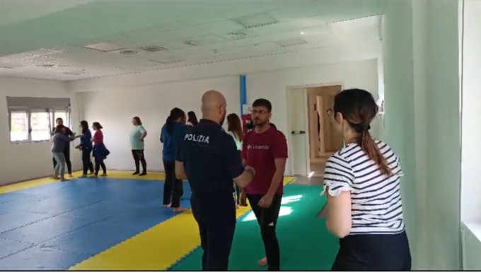 Infermieri a lezione di difesa personale