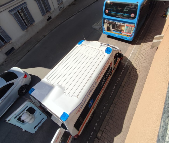 Si sente male sull’autobus, soccorsi a Meda per una 63enne
