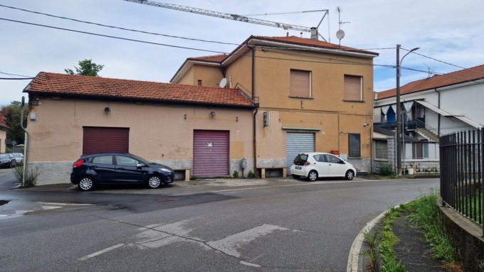 “La Famigliare” è pronta  a riaprire i battenti ma chiede aiuto agli arcoresi
