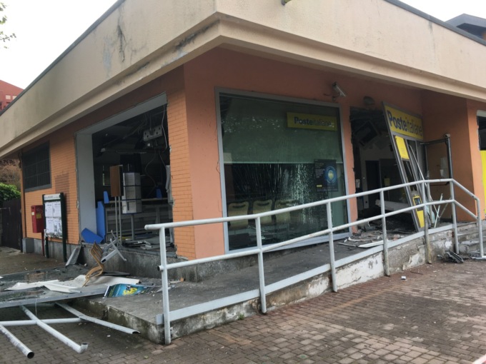 Ladri fanno esplodere l’ufficio postale di Brugherio