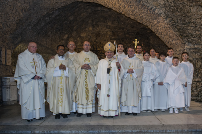 Delpini a Limbiate per i 120 anni della grotta di Lourdes