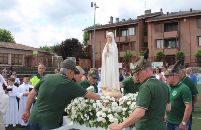 La statua della Madonna pellegrina di Fatima a Sant’Ambrogio