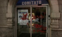 Vandalizzate nella notte le vetrine delle sedi di Forza Italia e Fratelli d'Italia 