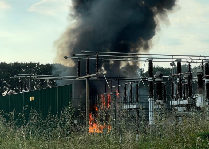 Scoppio e incendio nell’impianto Enel