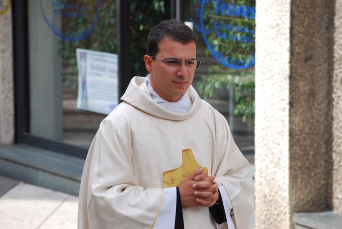 Don Michael lascia Nova Milanese, arriverà un novello prete