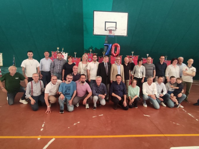 Volontari «Avis» spengono 70 candeline: «Donare è un gesto di umana solidarietà»
