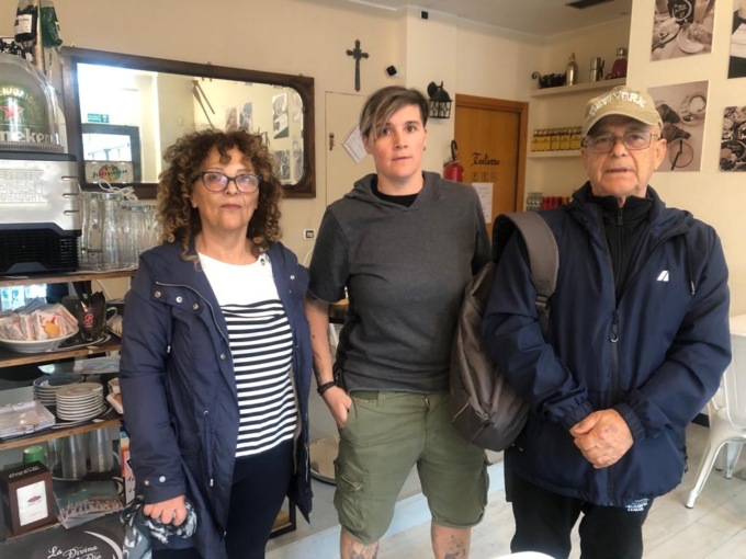 Anziani nel mirino dei teppisti, facce poco raccomandabili e clienti spaventati