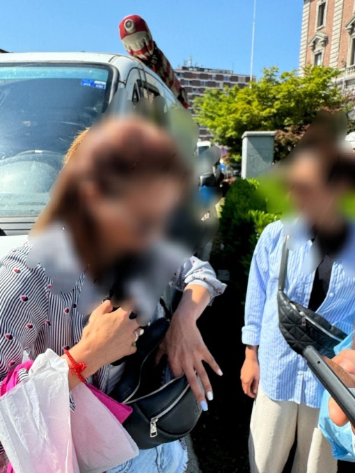 Belle e insospettabili: beccate le borseggiatrici del mercato