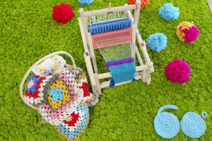 A Lesmo i colori dello Yarn Bombing per sensibilizzare sulla sordocecità