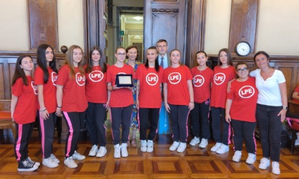 La scuola di danza Les Petites Etoiles e l'Astro Roller premiati in Comune a Monza