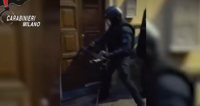 Sgominata una banda dedita allo spaccio: in nove finiscono in manette