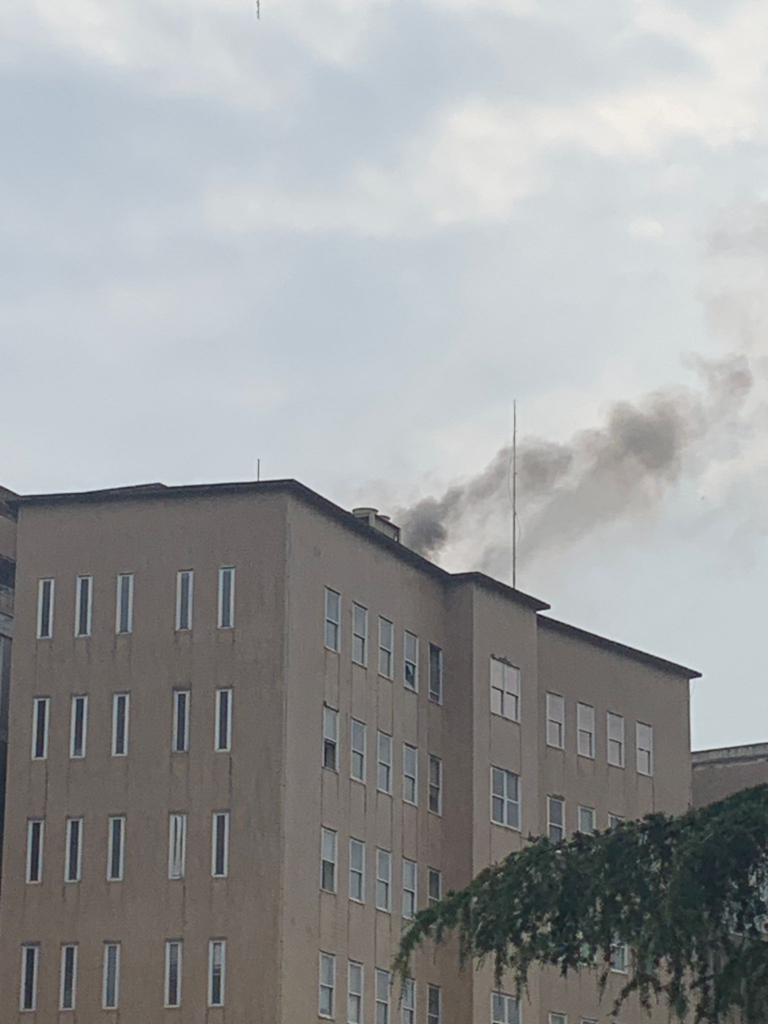 Vimercate incendio ex vecchio ospedale