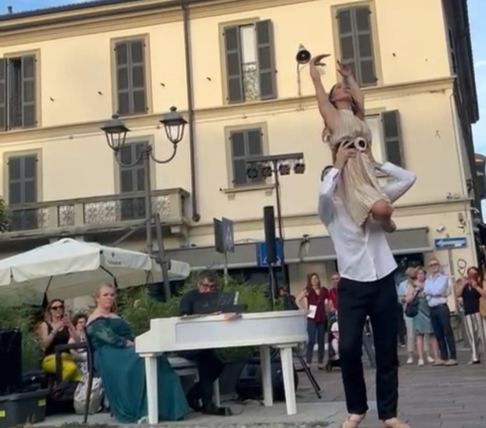 Monza ricorda Puccini, ieri le performance artistiche nella via della movida