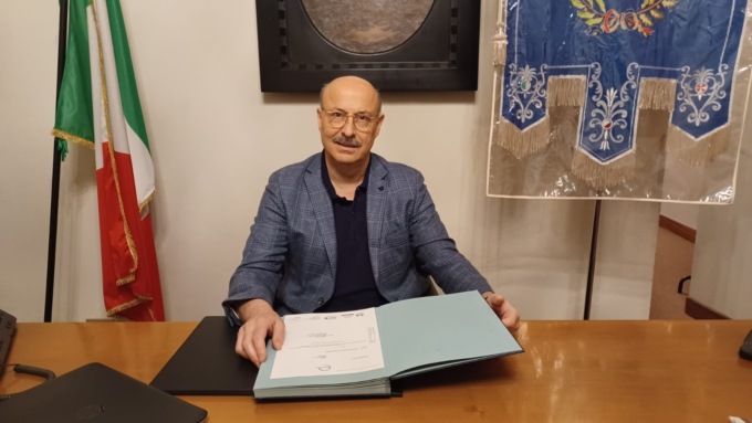 Il sindaco invita a cena i concittadini per ascoltare sogni e idee