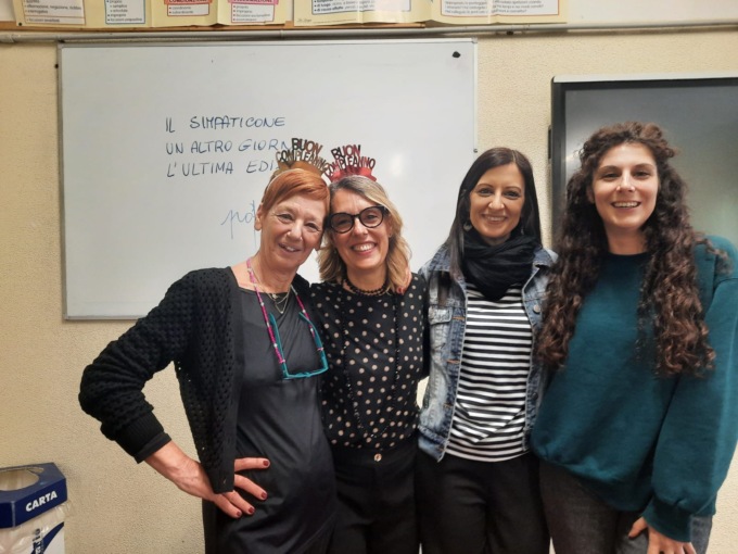Dopo 43 anni di insegnamento va in pensione un pezzo di storia della scuola «Villa»