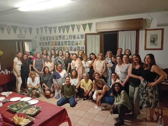 Dopo 30 anni alla scuola “Oggioni” la storica maestra Rita va in pensione
