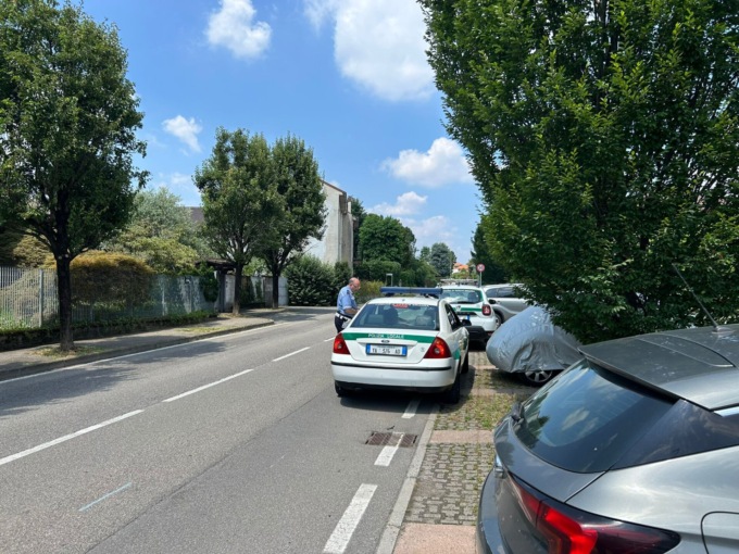 Cade in bici,  grave un 16enne