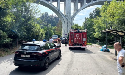 Gesto disperato:  un giovane si getta dal ponte Realdino