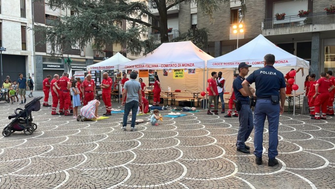 “Divise unite”, le forze dell’ordine hanno incontrato la cittadinanza