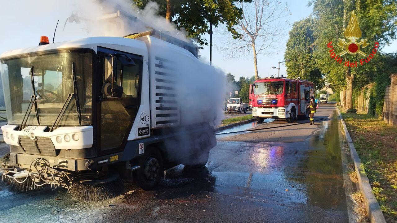 Limbiate incendio spazzatrice