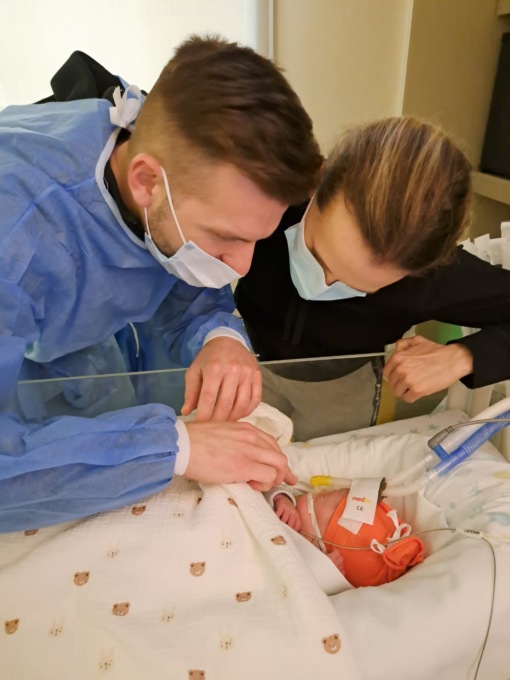 Il “miracolo” del piccolo Nicolò, nato due volte dopo 105 giorni in ospedale