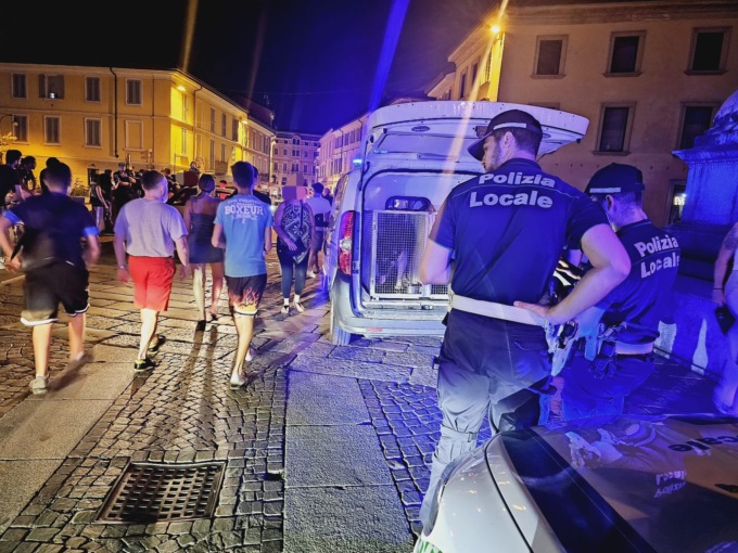 Polizia locale e unità cinofila in campo per i controlli del weekend