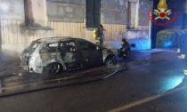 Auto a fuoco, Vigili del Fuoco a Cesano Maderno