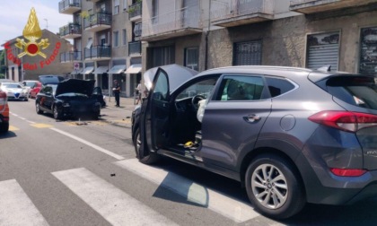 Violento scontro frontale con due feriti