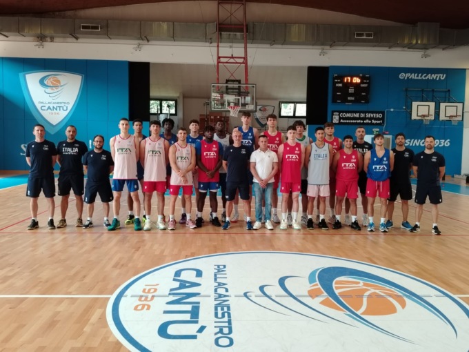 La Nazionale maschile Under 18 di basket si allena al Palasport