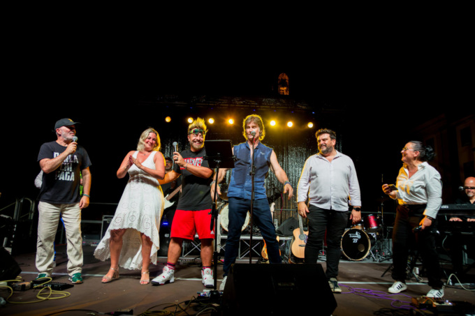 Ronn Moss a Desio canta in italiano, per il pubblico “performance indimenticabile”