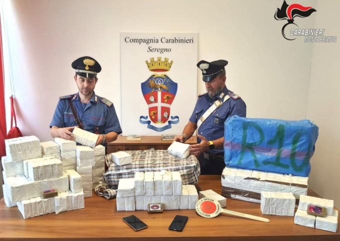 Sequestrati 157 chili di hashish, arrestato un 49enne di Lentate