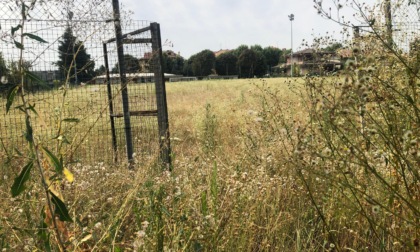 Il pasticcio del campo da calcio di via Monte Rosa: non è ancora finita