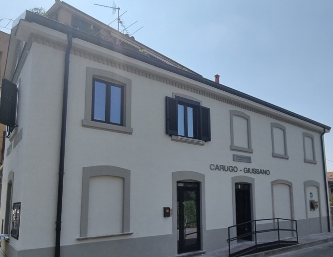 La riqualificazione della stazione Carugo Giussano è stata completata