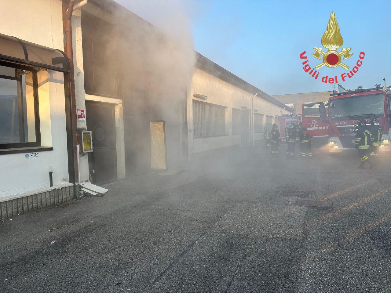 COncorezzo incendio ditta via brodolini